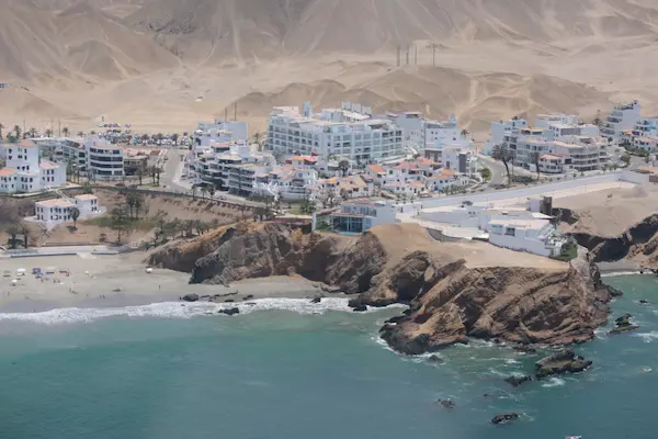 Asia playa con vida social y gastronomía