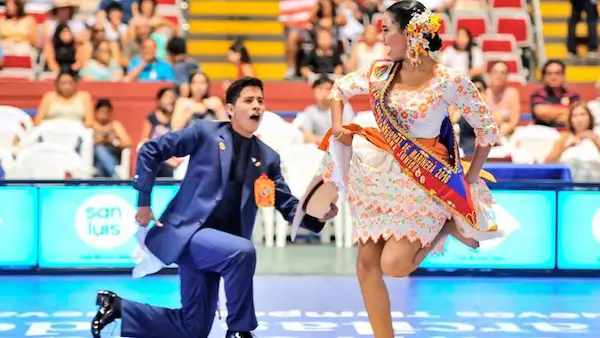 Festival de la Marinera (Trujillo) festividad del perú en otoño