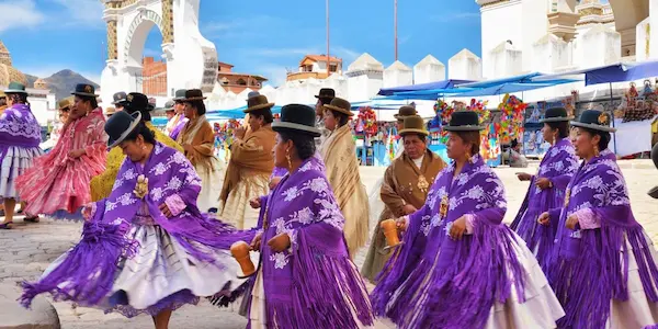 Vale la pena viajar solo por la Fiesta de la Virgen de la Candelaria en Puno